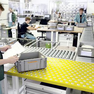 рабочее место для подготовки заказов / для контроля качества / эргономичное