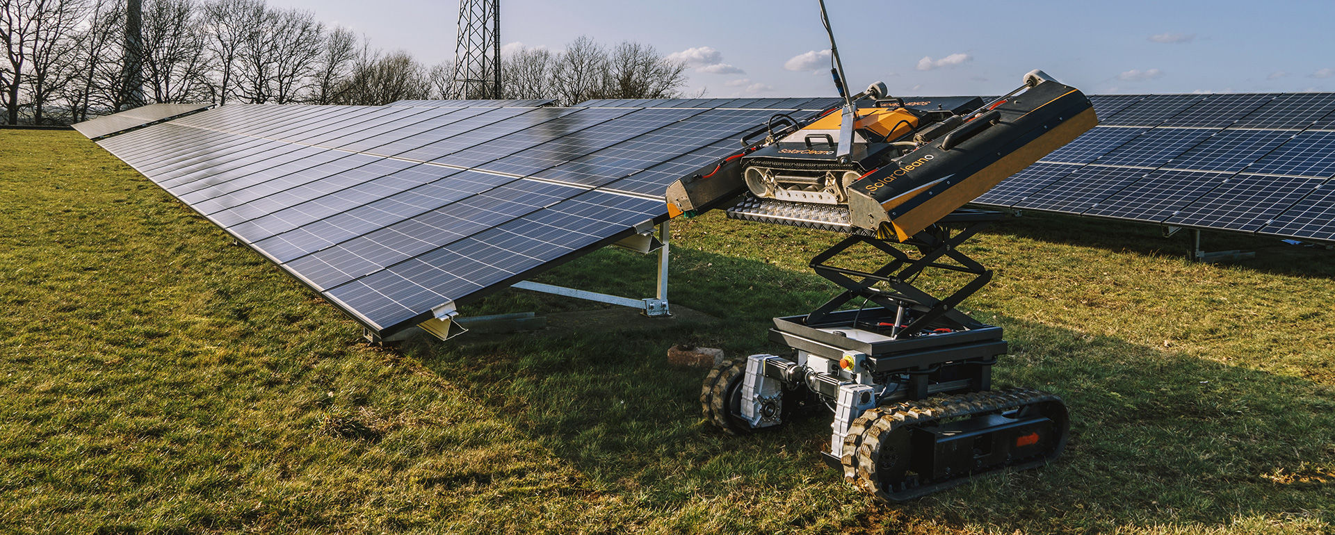 Робот для очистки для солнечных панелей - T1 - SolarCleano SARL - сухая  чистка / влажная чистка / мобильный