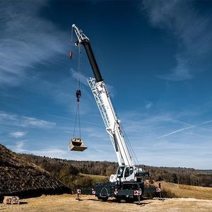 башенный кран для труднопроходимых участков местности