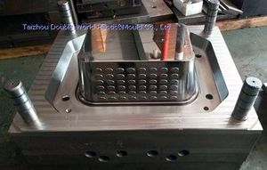 пластиковая форма для литья под давлением с одной полостью