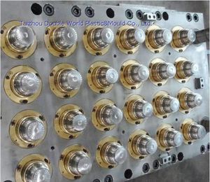 многорезонаторная пластиковая форма для литья под давлением