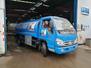 транспортный грузовой автомобиль