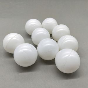 шарик из пластика
