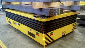 AGV для разгрузочно-погрузочных работ 1