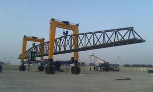 колесный контейнерный погрузчик 1