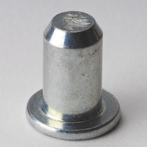 заклепка с круглой головкой