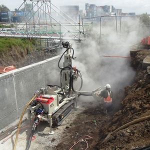 поворотная буровая установка