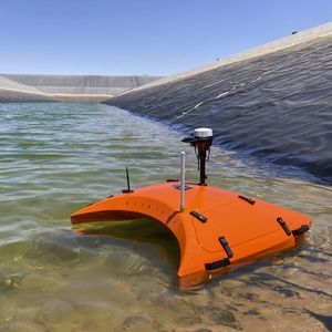 водоплавающий дрон для наблюдения
