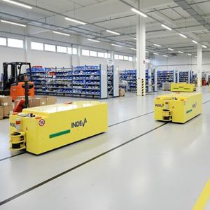 AGV для разгрузочно-погрузочных работ 1