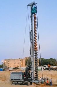 буровая установка с непрерывным шнеком