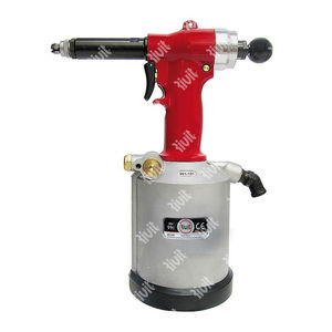 гидропневматический заклепочник 1