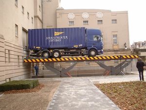 фиксированный ножничный подъемник 1