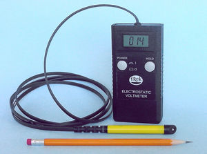 вольтметр LCD