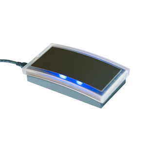 считывающее и кодирующее устройство RFID для письменного стола 1