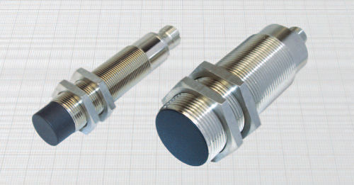 Индуктивный бесконтактный датчик - DCL18/4309A - BDC ELECTRONIC S.r.l. - электромагнитный / цилиндрический / M30