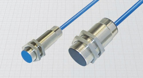 Емкостный бесконтактный датчик - NKS18/4600A - BDC ELECTRONIC S.r.l. - электромагнитный / цилиндрический / M30