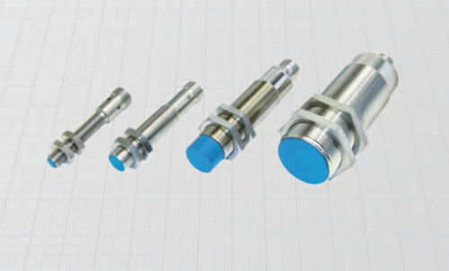 Индуктивный бесконтактный датчик - DCA8/4309KST  - BDC ELECTRONIC S.r.l. - цилиндрический / M30 / M18