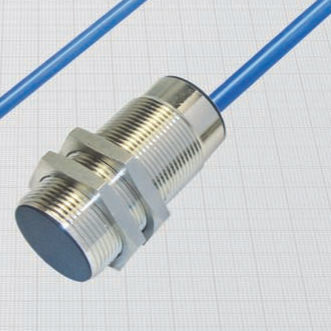Емкостный бесконтактный датчик - NKS18/4600A - BDC ELECTRONIC S.r.l. - электромагнитный / цилиндрический / M30