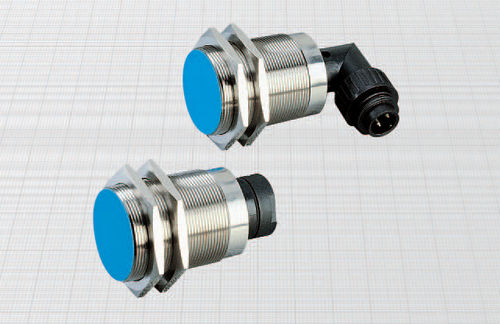 Индуктивный бесконтактный датчик - DCA45/4209KS  - BDC ELECTRONIC S.r.l. - цилиндрический / 60 Vcc / из пластика