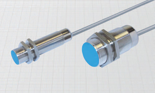 Емкостный бесконтактный датчик - AKS18/4609S  - BDC ELECTRONIC S.r.l. - электромагнитный / цилиндрический / из стекла