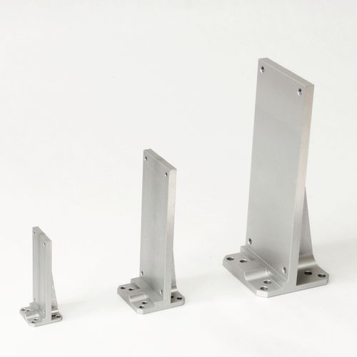 Угловой кронштейн с креплением - Vertikalhalter VH2304 - VH4808 - VH7312 - MM Engineering GmbH - из стали / вертикальный