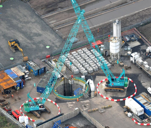 Гусеничный башенный кран - CKE1350G-2 - Kobelco Construction Machinery Europe B.V. - со стрелой / для подъема / транспортный