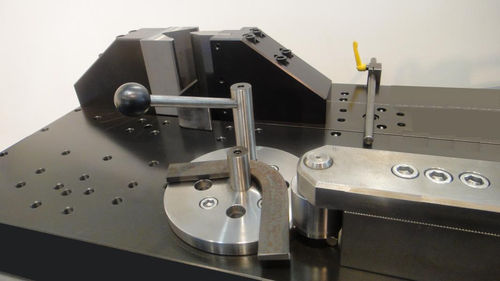 Гидравлический пресс - XM-30 - Gelber-Bieger GmbH - с выпрямлением / для ламинирования / для профилей