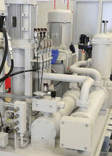 Фильтровальная установка давление - Universal Hydraulik GmbH - для масла / охлаждающая