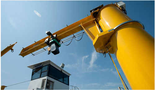Поворотный кран на стойке - Henan Weihua Heavy Machinery Co., Ltd - для подъема / с общим вращением / для строительной техники