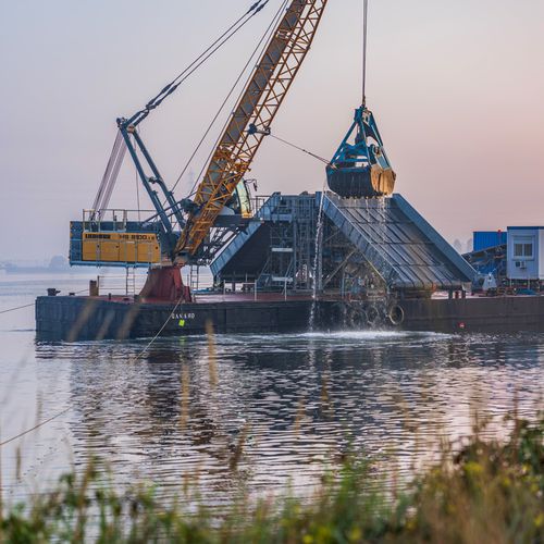Башенный кран для тяжелых условий эксплуатации - HS 8100.1 - Liebherr Cranes - гусеничный / со стрелой / решетка