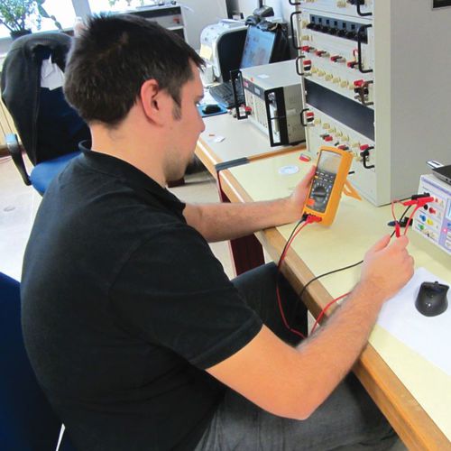 Калибратор для электрических измерительных приборов - KONCAR - Electrical Engineering Institute Inc. - тока / напряжение / мощность