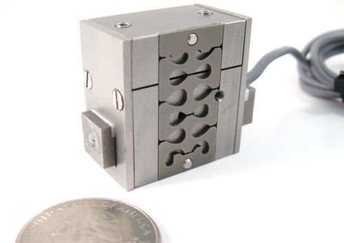 Линейный пьезоэлектрический двигатель - 3 - 25 mm, 20 - 100 N | CS-12-60 Series - DSM