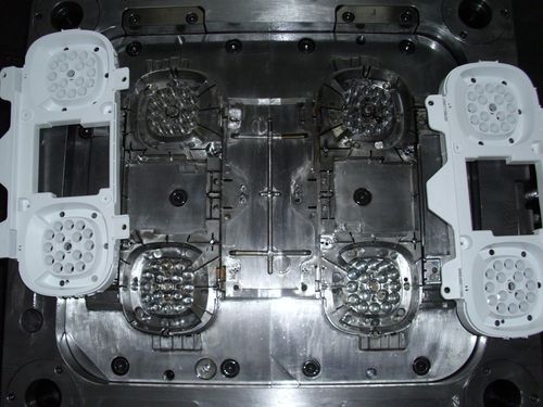 Литье пластмассы один материал - NingBo ChenTe electronics Technologies Co.,Ltd - мультикомпозитное / термопластика / ABS