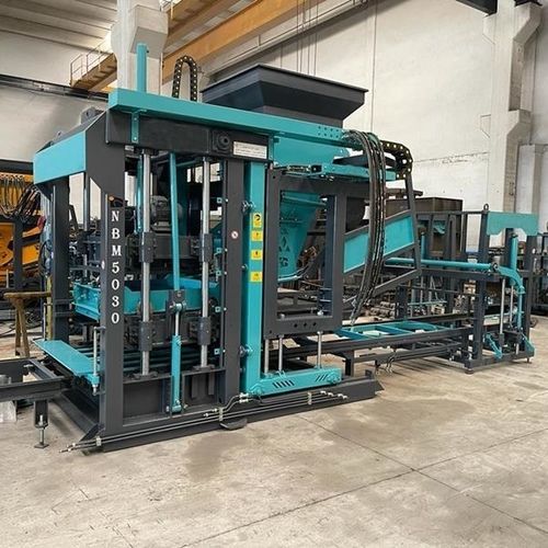 Машина для производства блоков из бетона - BS-20 - CONSTMACH Concrete Plants & Crushers - автоматическая / ручная
