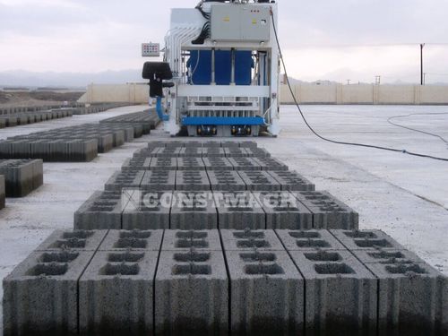 Машина для производства блоков из бетона - CONSTMACH Concrete Plants & Crushers - мобильная