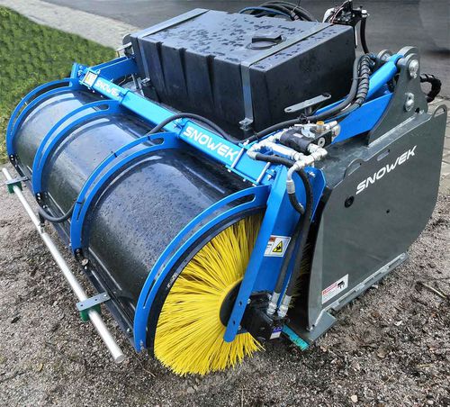 Подметальная машина для трактора - H series - Snowek Trombia - The future of road sweepingwww.snowek.fi - для компактного погрузчика / для погрузчика / гидравлическая