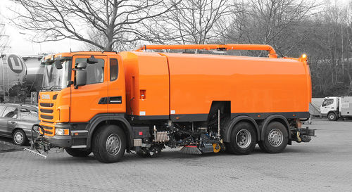 Подметальная машина на грузовике - VS10  - BROCK Kehrtechnik GmbH - гидравлическая / для улиц / пыль