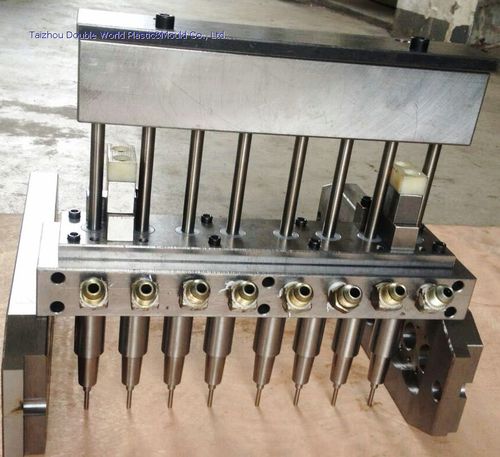 Многорезонаторная форма для инжекционной экструзии - DDW-IBM-4 - Taizhou Double World Plastic&Mould Co., Ltd. - для производства упаковки