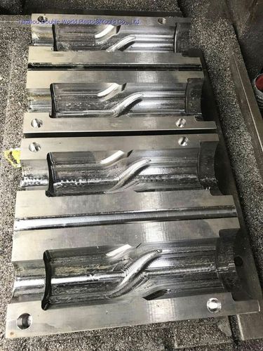 Многорезонаторная выдувная форма - DDW-2CAV-wbm - Taizhou Double World Plastic&Mould Co., Ltd. - для бутылок из ПЭТФ / для производства упаковки