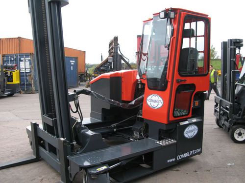 Электрическая боковая подъемная тележка - COMBI C4000EN-12 - AMLIFT - для очень узких проходов / разнонаправленная / с цельнолитыми гибкими шинами