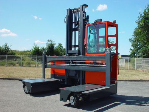 Электрическая боковая подъемная тележка - COMBI CEST 2500-12 - AMLIFT - со «стоячим» водителем / разнонаправленная / с цельнолитыми гибкими шинами