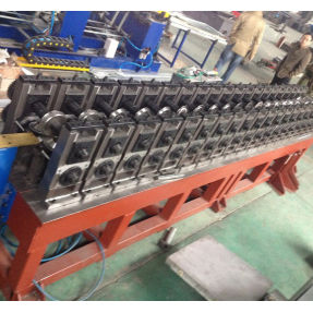 Линия профилирования для направляющего рельса - KCM Machinery Manufacturing - с рольгангом