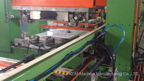 Линия профилирования для дверной панели - KCM Machinery Manufacturing - автоматическая / пробивка отверстий