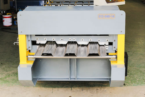 Профильный каландр для стальной панели для пола - AMECO INDUSTRIAL JOINT STOCK COMPANY - автоматический / контролируемый PLC / неподвижного типа