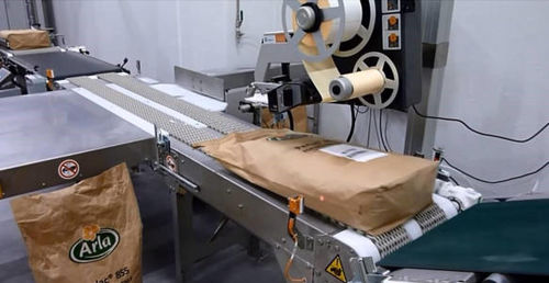 Этикетировочная машина для мешков - Industrial Labelling Systems - для наклеивания на боковую часть / для наклеивания на верхнюю часть / для самоклеящейся этикетки