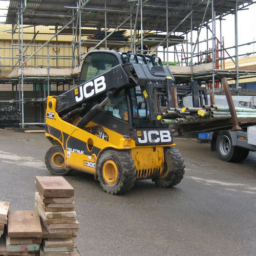 Телескопический вилочный погрузчик с дизельным двигателем - 30D - JCB - с длинной стрелой / компактный / контейнеровоз