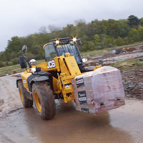 Телескопический вилочный погрузчик с дизельным двигателем - 541-70 - JCB - дизельный / компактный / удобный