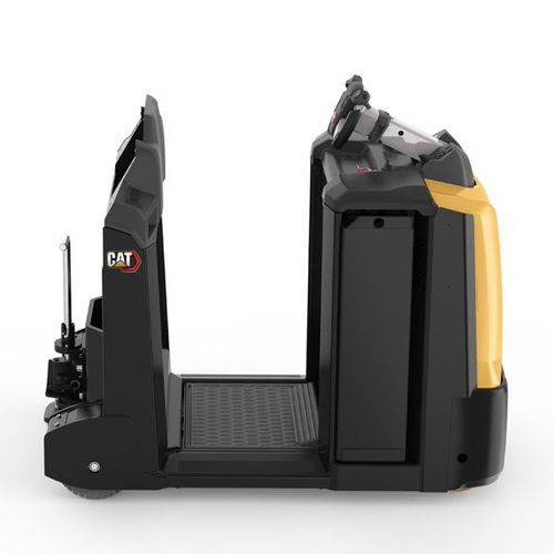 Трактор для буксировки - NTR30-50N2 - Cat Lift Trucks - электрический / 3-колесный / со «стоячим» водителем