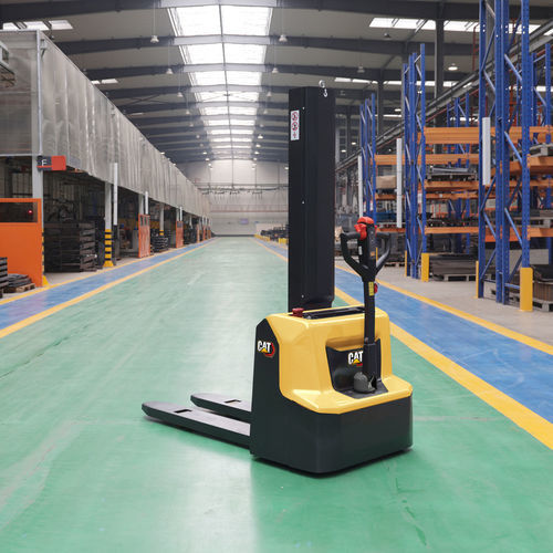 Электрический штабелер - NSP12Q2LM - Cat Lift Trucks - на аккумуляторе / с пешим оператором / 24 В