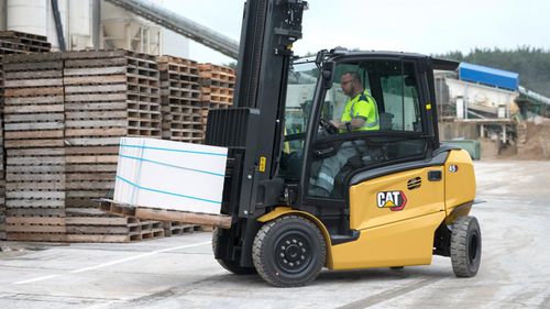 Электрический вилочный погрузчик - EP series - Cat Lift Trucks - с местом для сидения водителя / для разгрузочно-погрузочных работ / для пищевой промышленности